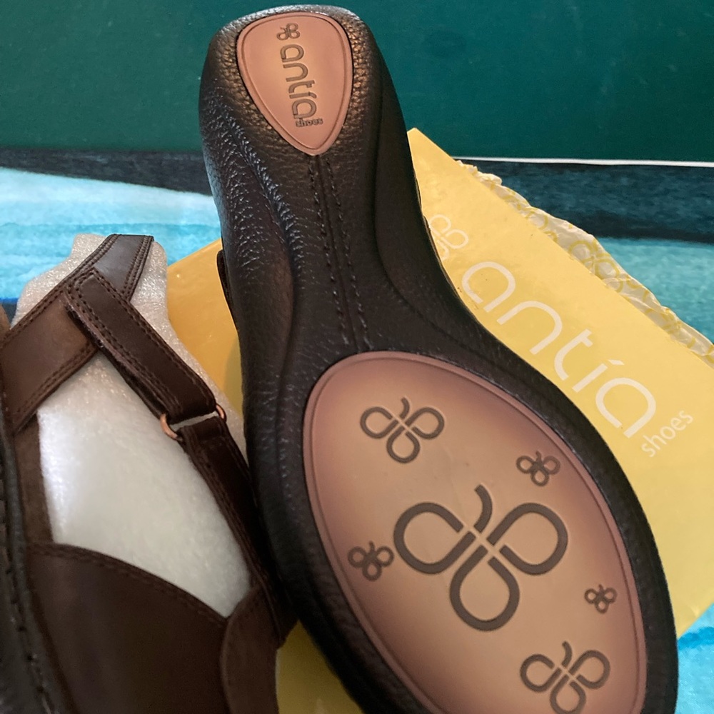 Sandals - Picture 4 of 4